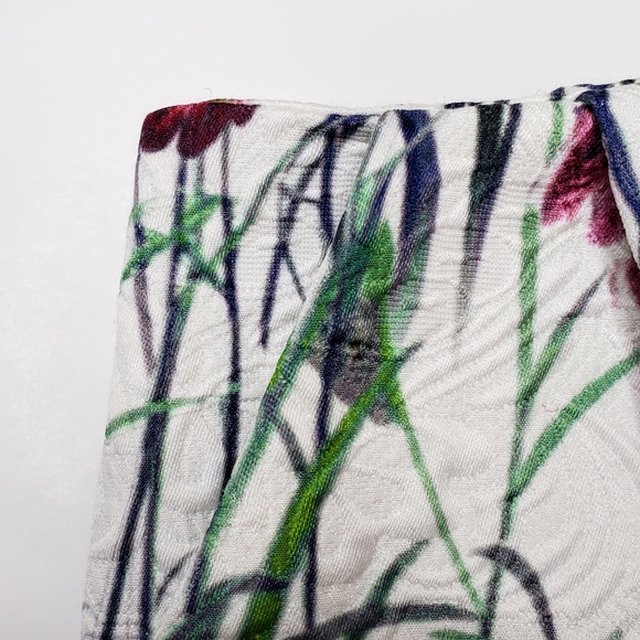 Sam & Lavi | Jacquard Floral Shorts Size Small - Picture 5 of 14